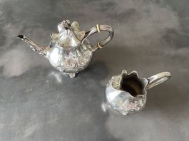 Théière et un pot à lait en argent massif 925