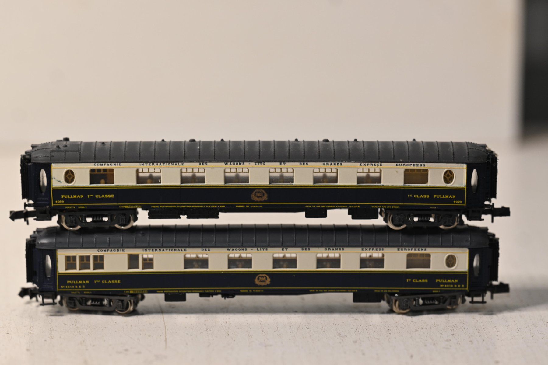 Rivarossi Trains électriques: 2 Pullman Wagen Rivarossi Spur N mit OVP – D'occasion à Laupen ZH par Zmoewe