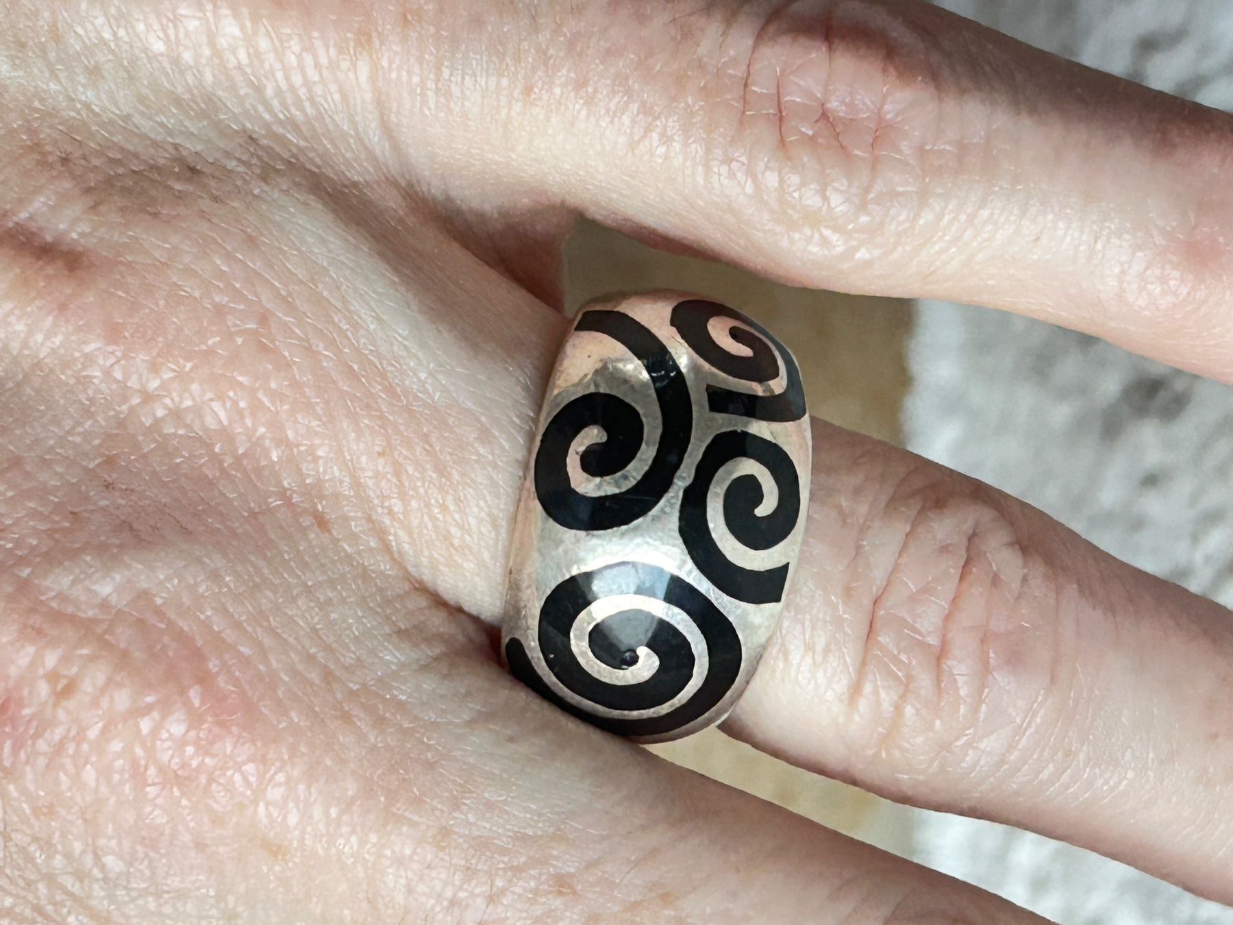 Anelli: Silberring 4 schwarze Spiralen (Grösse 58) – Usato da Laufen venduto da belleskulptur 3
