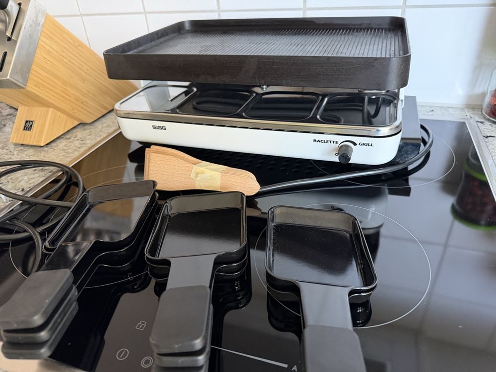 Sigg Raclette-Grill weiss mit Pfännchen und Holzschaber (Gebraucht) in ...