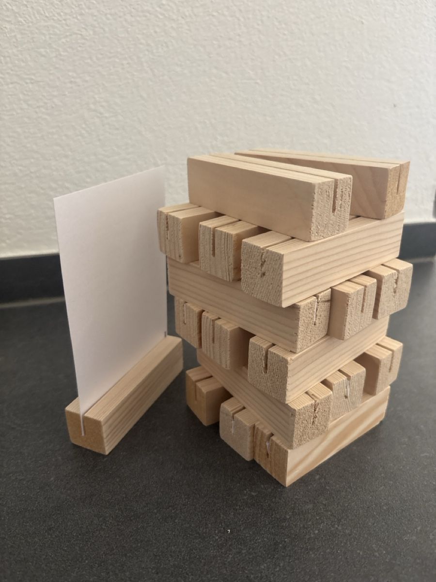 Equipement de magasin & Foires: Kartenhalter aus Holz – D'occasion à Gipf-Oberfrick par tostoo