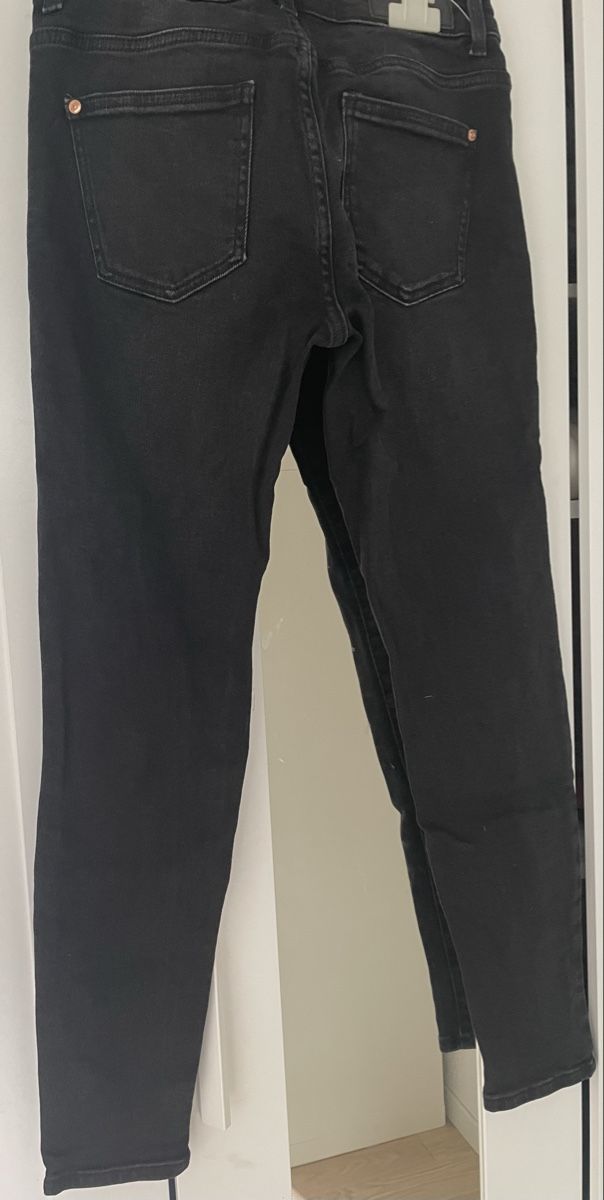 Zara Jeans: Zara Jeans schwarz Gr. 38 – Usato da HORGEN venduto da paris007 2