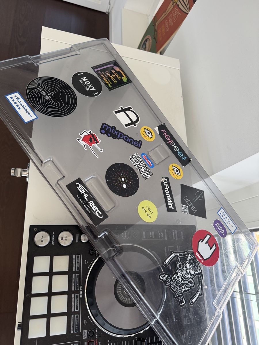Pioneer Console di mixaggio: Pioneer DDJ-RX DJ Controller with Case & Cover, Ready! – Usato da Zürich venduto da rol_kr9c 1