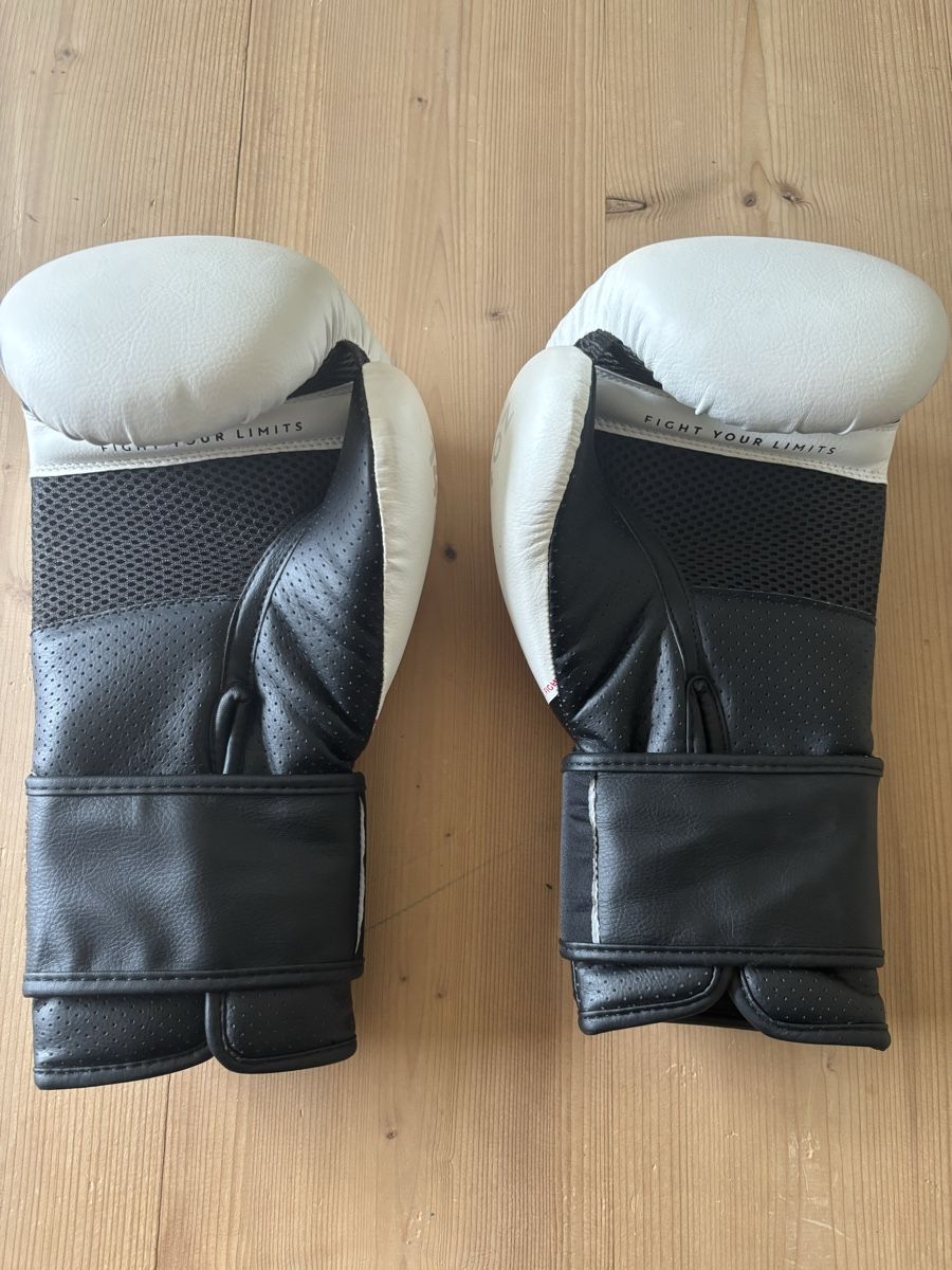 Decathlon Guanti & manicotti: Gants de Boxe Decathlon OUTSHOCK TRNG – Usato da Sion venduto da tchana77 1