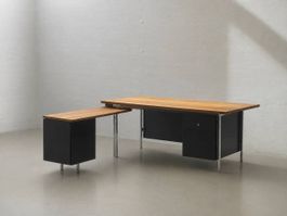 Grosser Knoll International Partners Desk, Schweizer Produkt