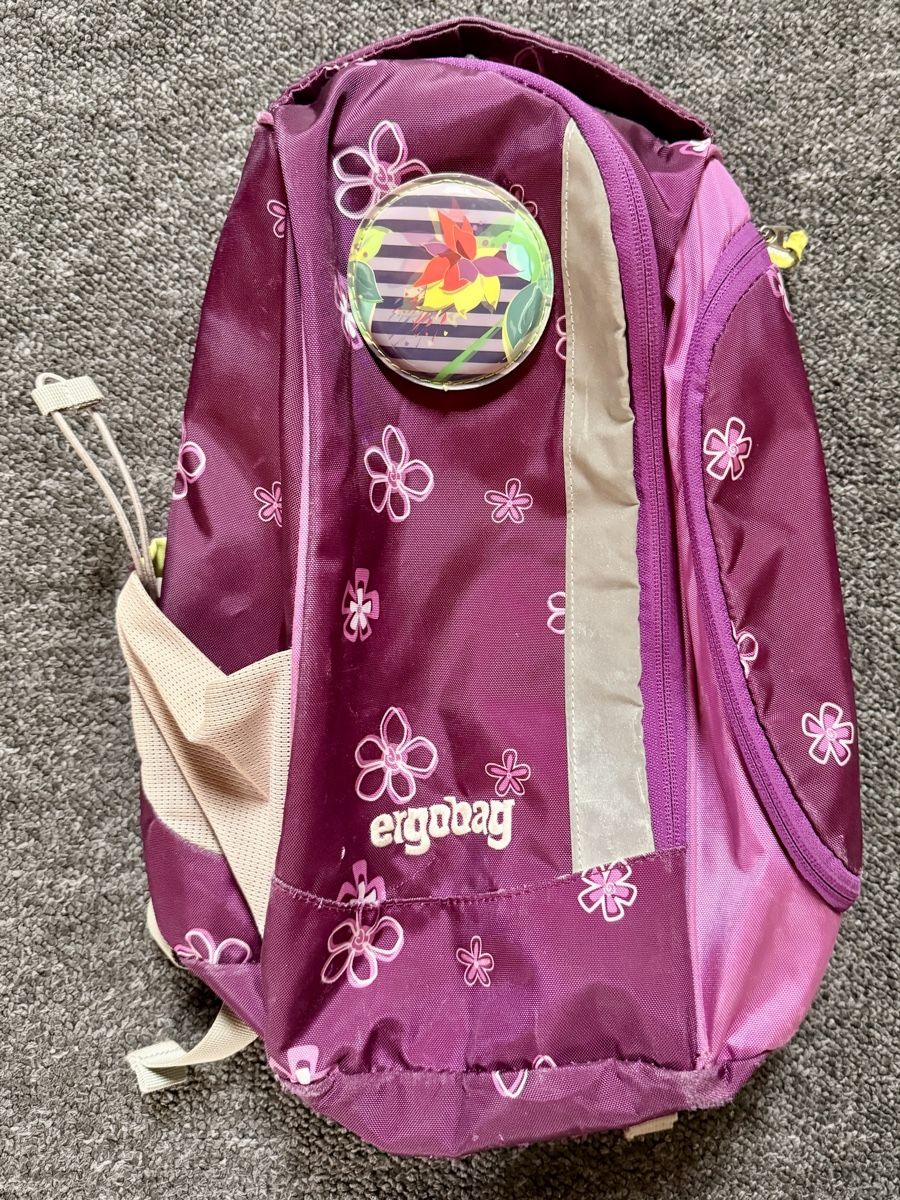 Ergobag Sacs & sacs à dos: Ergobag Rucksack lila mit Blumenmuster – D'occasion à Worben par Teddy112
