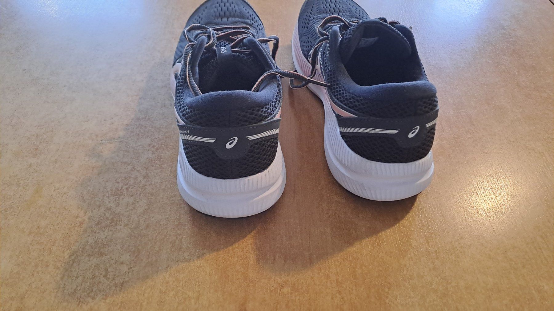 Scarpe da donna: Chaussures de sport Asics – Usato da Renens VD venduto da Pflea 2