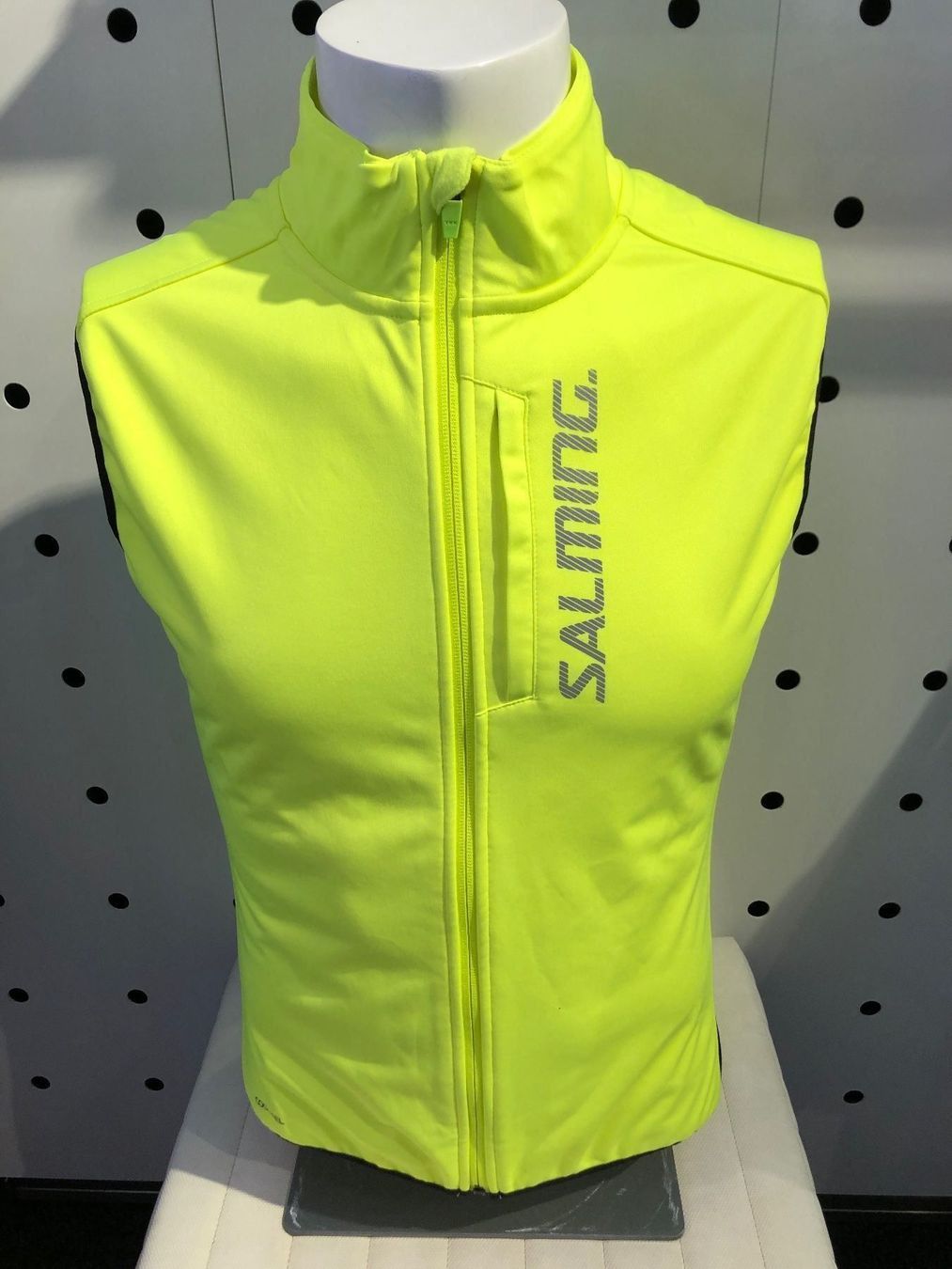 Vestes: SALMING LAUFWESTE        GR. XS – Neuf (Voir description) à Zürich par LIQUIDATOR.CP