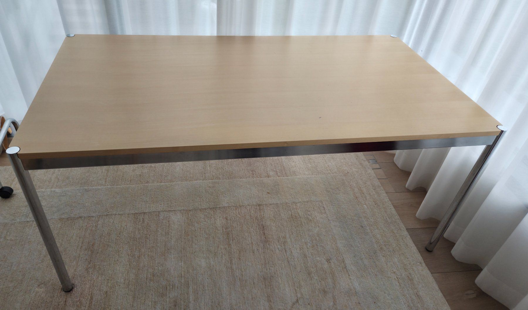 Scrivanie: Holztisch – Usato da Kottwil venduto da Gogii 1