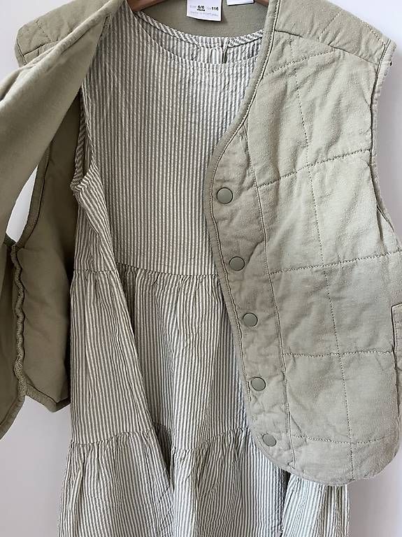 Vestiti & Gonne: Wheat Kleid Gr. 116, hellgrün gestreift neu! – Usato da Wetzikon ZH venduto da AnnukiMucha 1