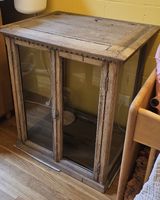 Massive Eiche Vitrine aus mit Glastüren