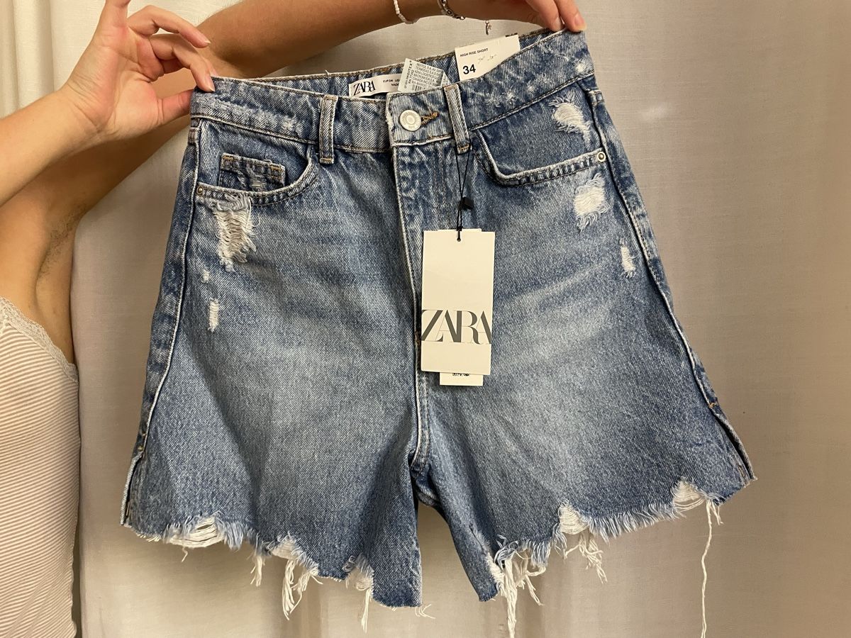 Zara Pantaloni: NEUE Jeans Shorts ZARA 34 – Nuovo e nell'imballaggio originale da Stäfa venduto da Phphch