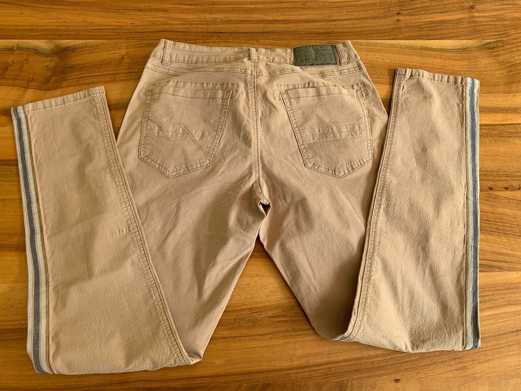 Nile Hosen: NILE raffinierte hellbraune Hose mit Streifen seitlich Gr S – Gebraucht aus Meiringen von Sheyene 3