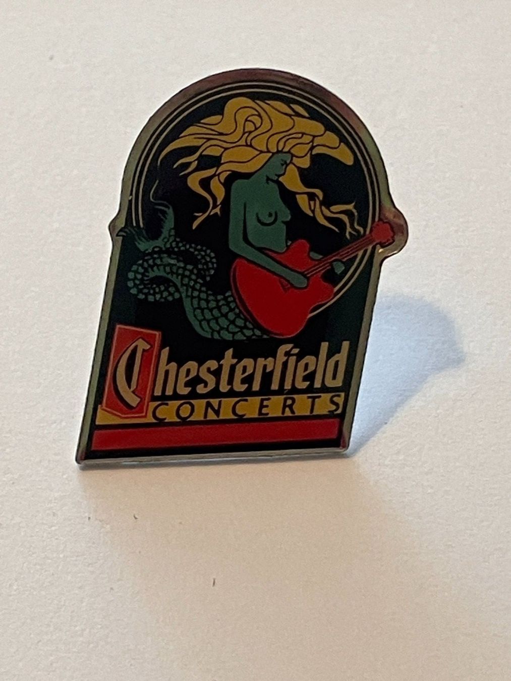 Placchette & Badge: 1 Pin Chesterfield Concerts – Usato da Basel venduto da djwwpp