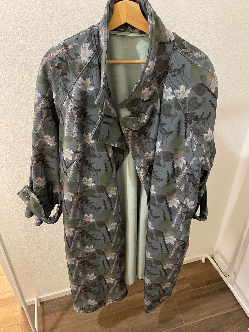 Cappotti: Mantel Softshell Blätter-Print mint Gr. 54/56 – Usato da Arlesheim venduto da san_w9vr 2
