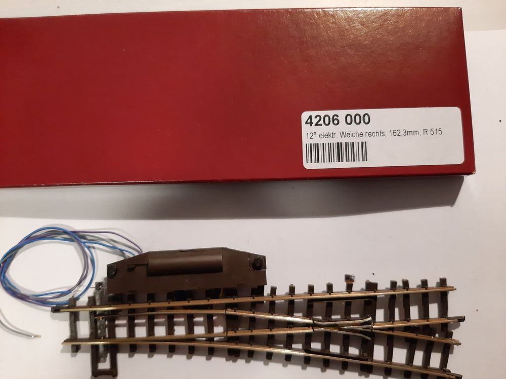 Bemo Modelleisenbahnen: Bemo H0m 4206 000 elektrische Weiche rechts 12° – Gebraucht aus Thun von Schwarzsee48