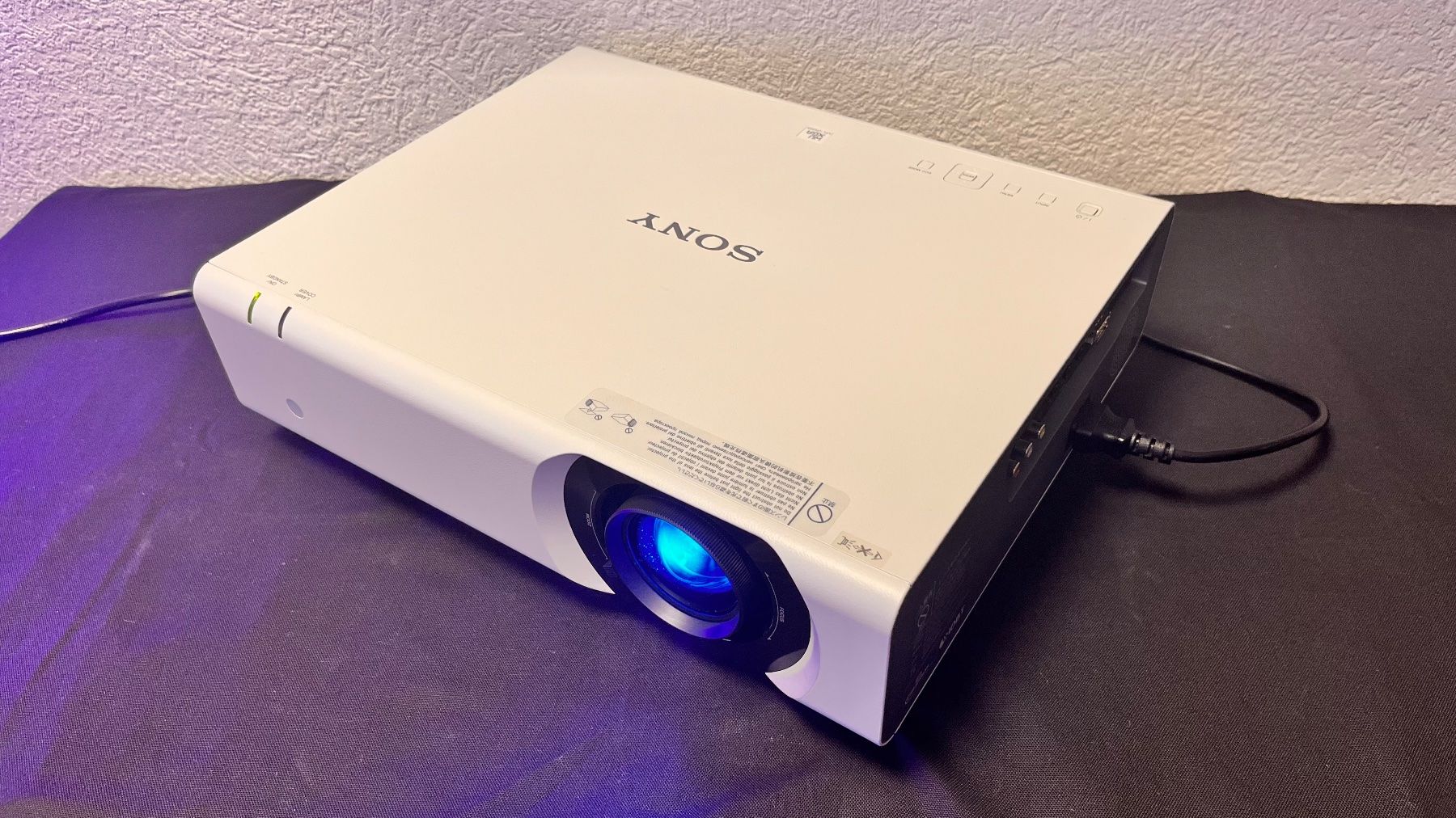 Proiettori: Sony VPL-CH355 – Usato da Bern venduto da NIKA-SYSTEMS 1