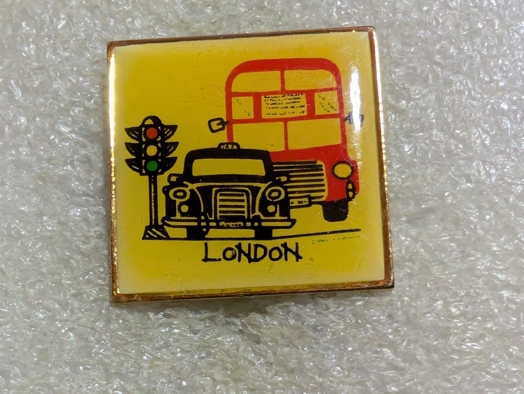 Placchette & Badge: Ansteckpin 213: London – Usato da Oppligen venduto da Pin-Fall-Shop