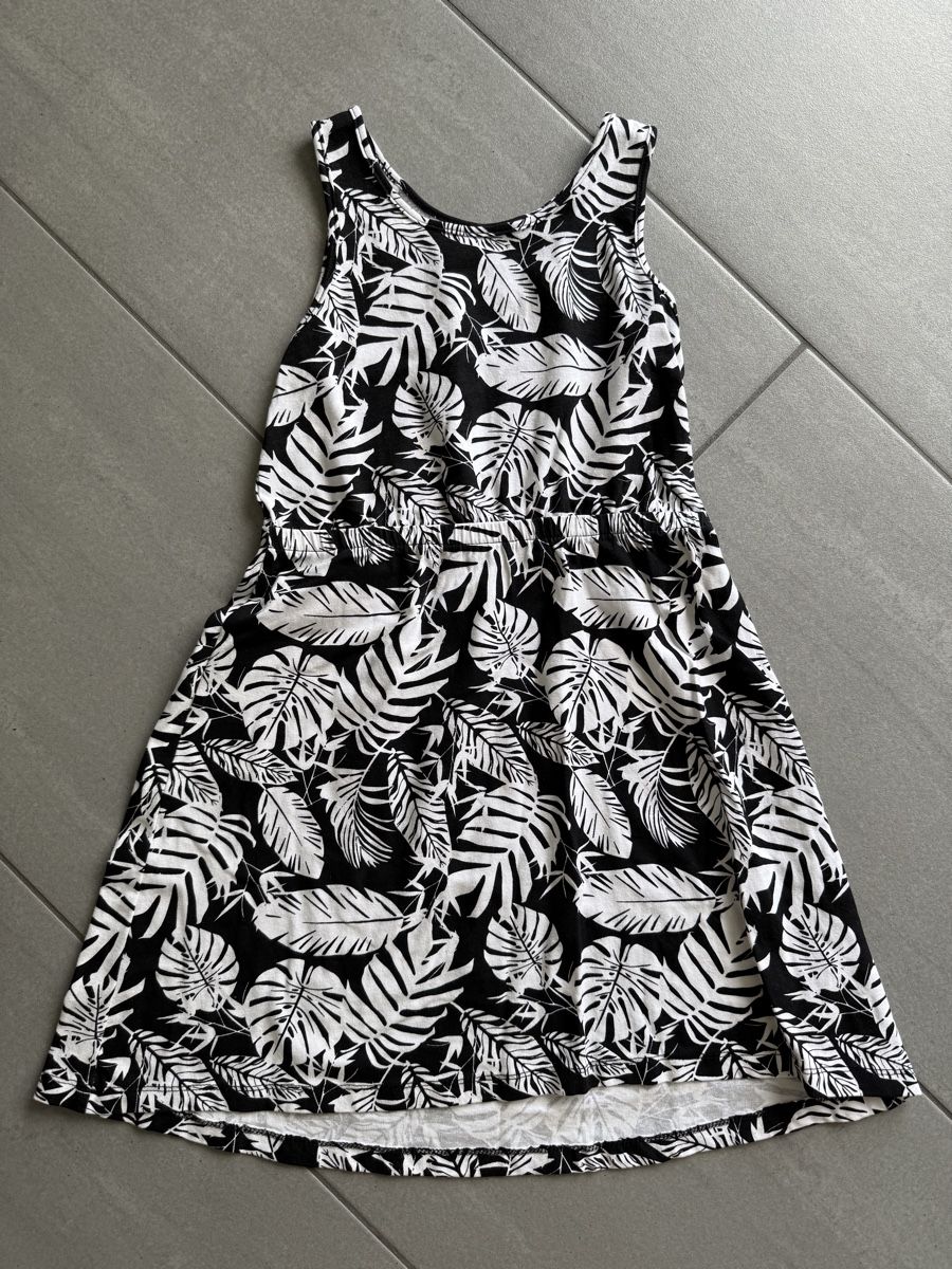 Robes et jupes: Kleid Grösse 134 – D'occasion à Mägenwil par Bienchen8