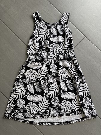 Kleid Grösse 134