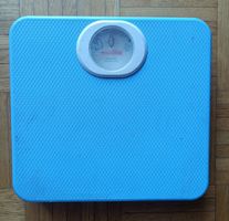 Mechanische Personenwaage Soehnle – – bis 130 kg - blau