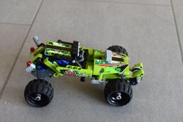 Grünes LEGO Auto