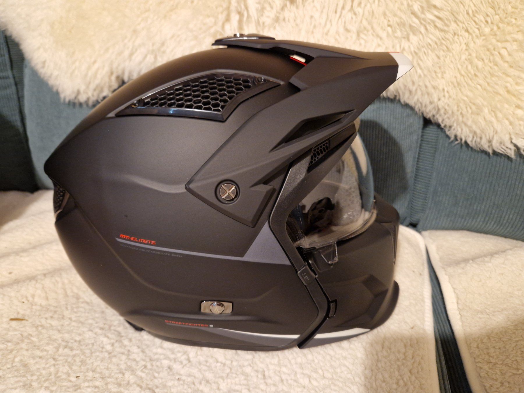 Caschi & visiere: Casque Mt Helmets streetfighter SVS – Nuovo e nell'imballaggio originale da Blignou (Ayent) venduto da Mazikeen 3
