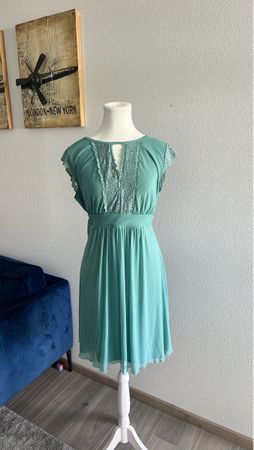 Cocktailkleid mit Spitze - Grösse 38/M