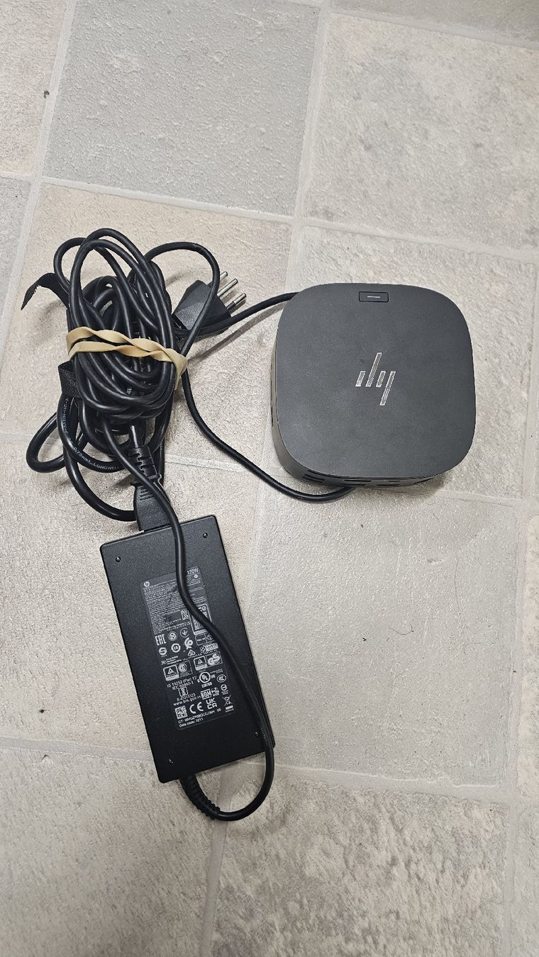 Hewlett Packard Docking station: hp dockingstation displaylink 4k – Usato da Eglisau venduto da ruscyo12