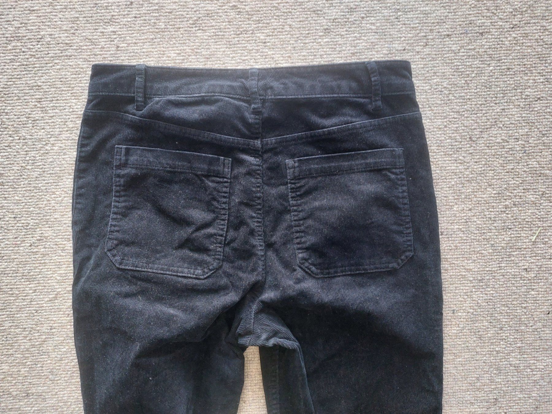 Pantaloni: schwarze Cordhose H&M Gr. 40 – Usato da Fehraltorf venduto da MilliVanilli 1