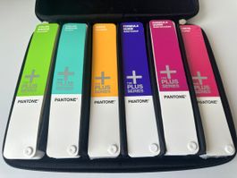 PANTONE Essentials Guide Set – 6 Farbfächer – inkl. Original
