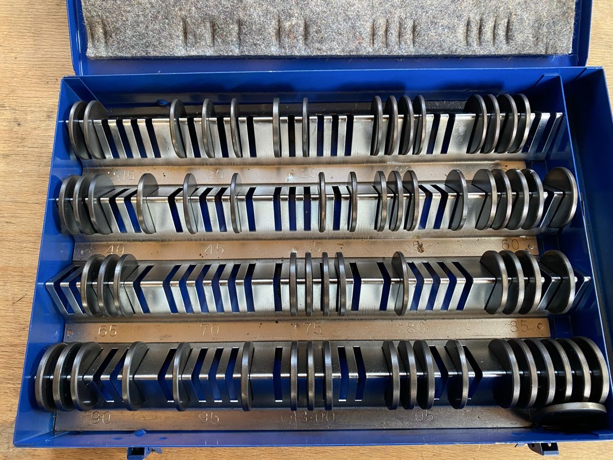 Suzuki Tutti i ricambio per moto: Suzuki Ersatzteile Einstellplatten Ventile Shims – Usato da Wilderswil venduto da lui_scq7