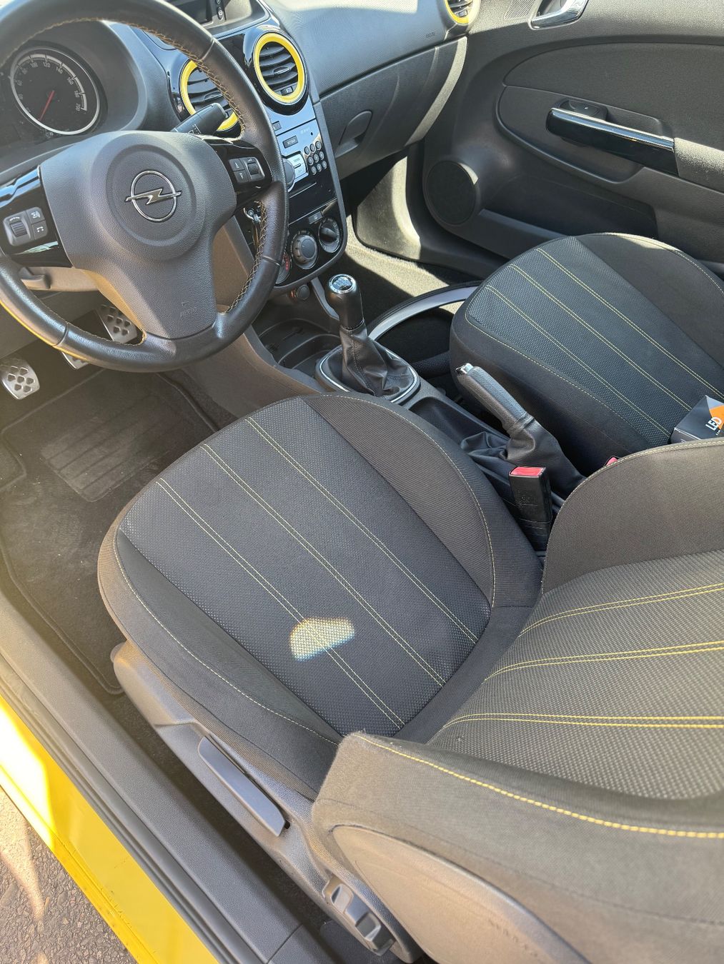 Opel Automobili: Opel Corsa D Sport – Usato da Rheinfelden venduto da adidas1984 5