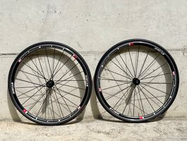 DT SWISS R1900 Aero 28" Laufradsatz LRS TOPZUSTAND 2607