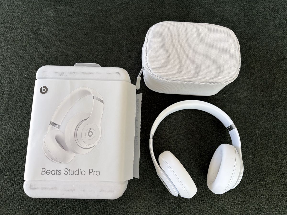 Apple Cuffie: Apple - Beats Studio Pro - Over Ear Headphones – Usato da Bremgarten b. Bern venduto da ete_petete
