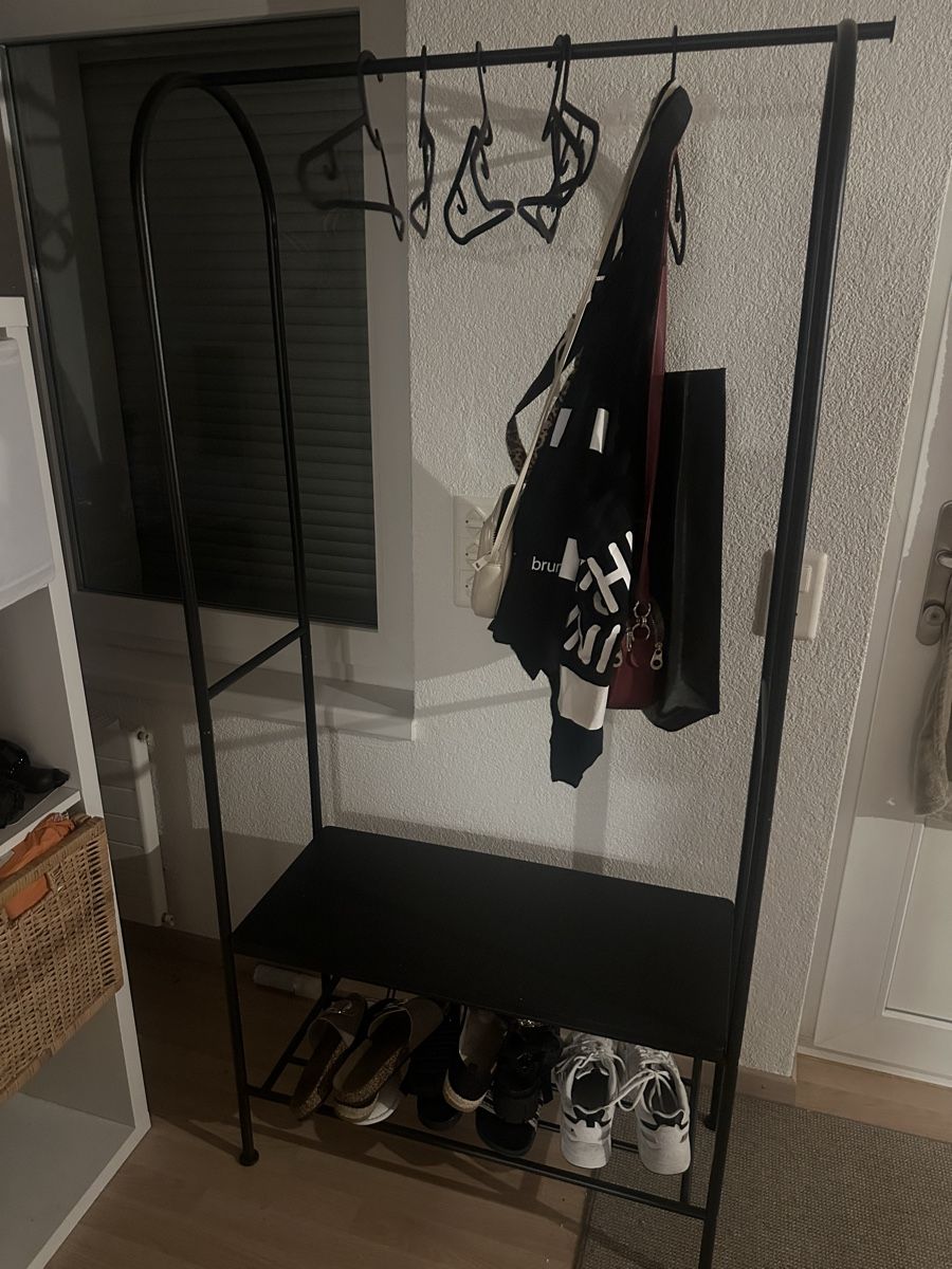 Ikea Guardaroba: Garderobe schwarz Metall - Ikea – Usato da Herzogenbuchsee venduto da Anna007