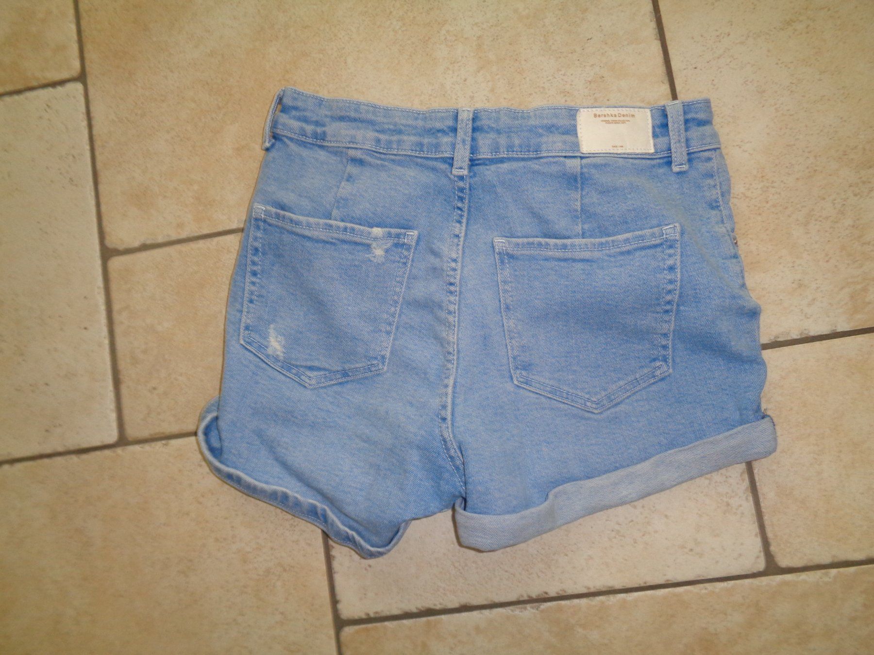 Bershka Pantaloni: Shorts  Bershka  Grösse 36 – Usato da Kreuzlingen venduto da Robi-2003 3