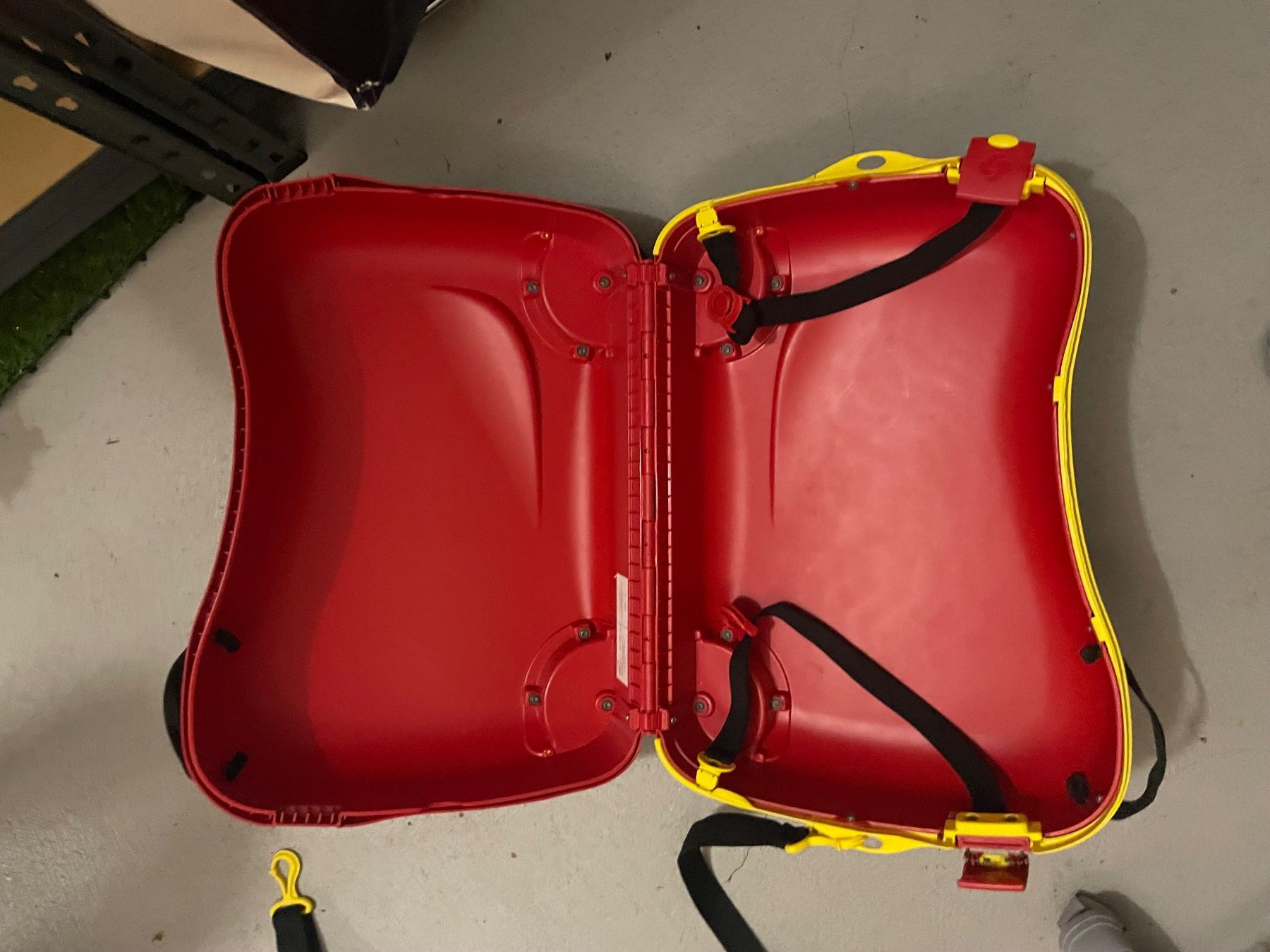 Valigie: Samsonite Kinderkoffer Rollkoffer rot Mickey Mouse guter ... – Usato da Burgdorf venduto da ski_5jt6 2