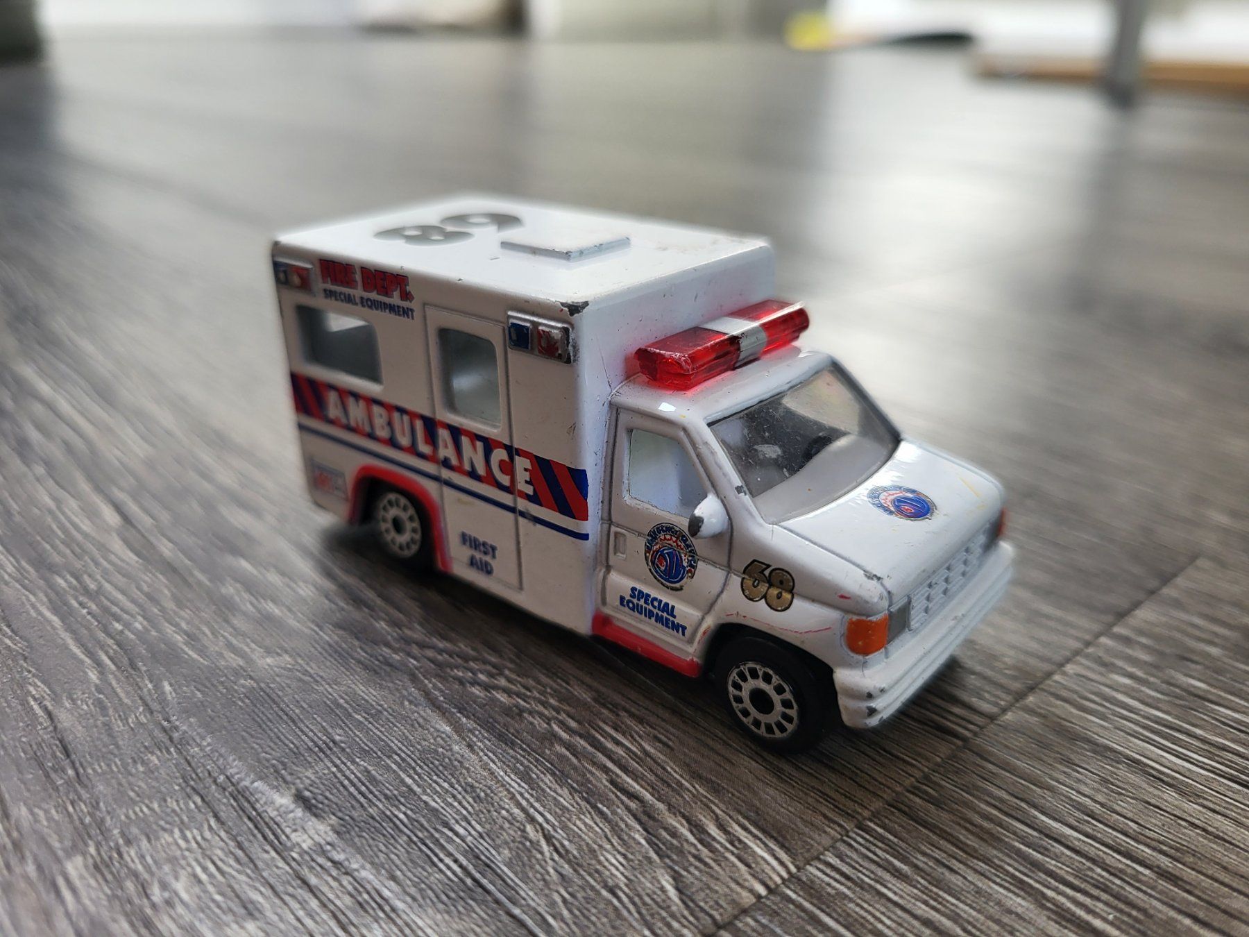 Modellini d'auto: Petite voiture ambulance USA – Usato da Gampelen venduto da cli_2thg 1