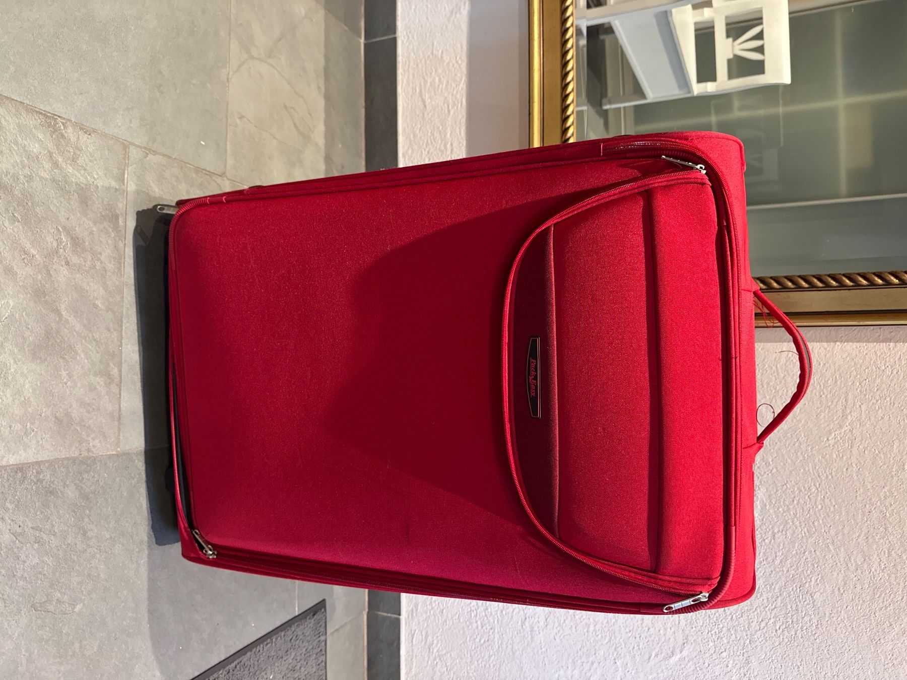 Valises de voyage: Reisekoffer – D'occasion à Neerach par Flomaja