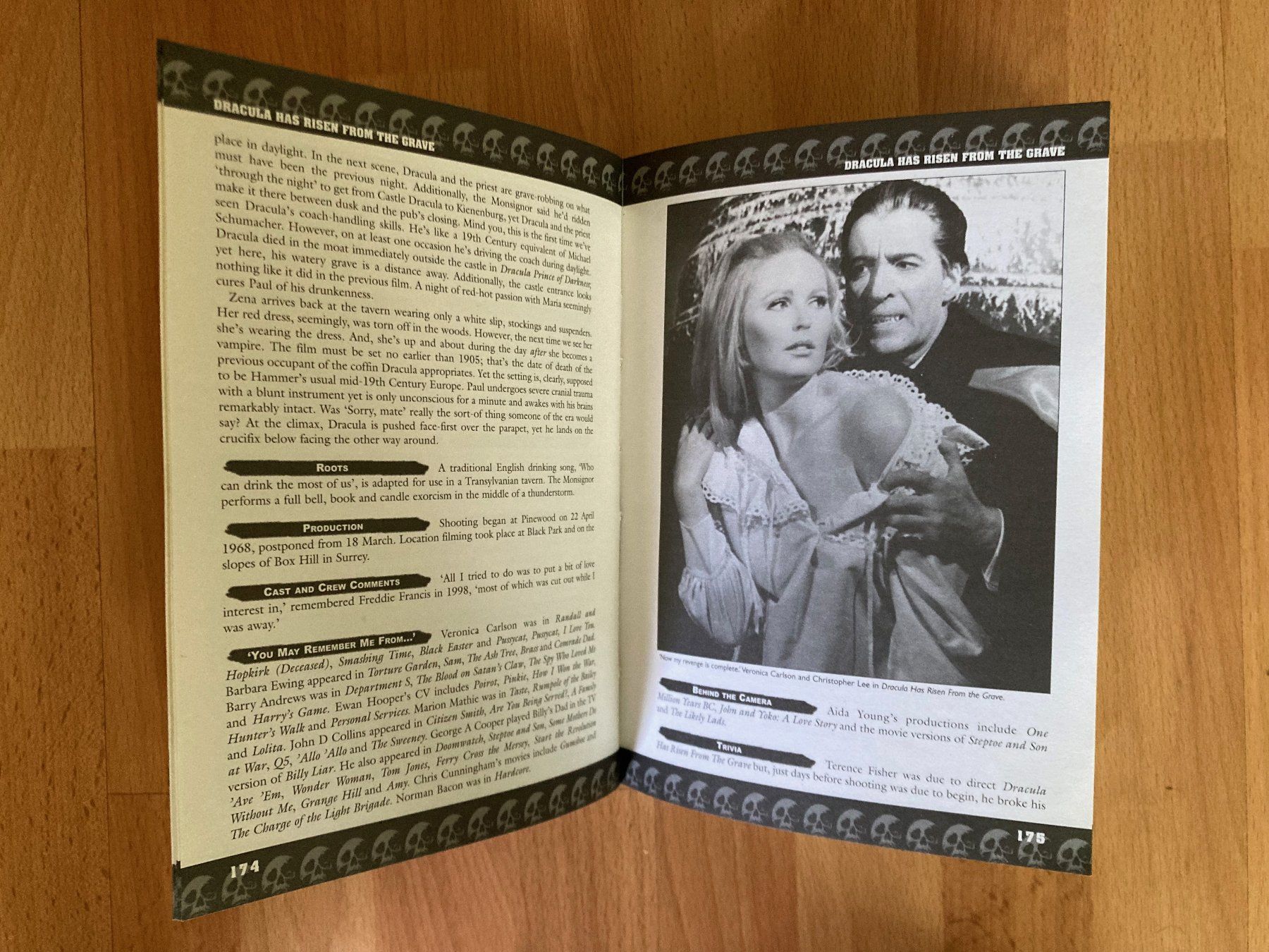 Libri: A VAULT OF HORROR - Telos - 2004 – Usato da Vandoeuvres venduto da ngc_9qj2 4