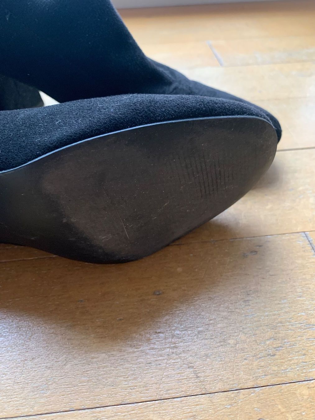 Scarpe da donna: Schwarze Stiefeletten / Absatzstiefel – Usato da Winterthur venduto da Drachenrose 3