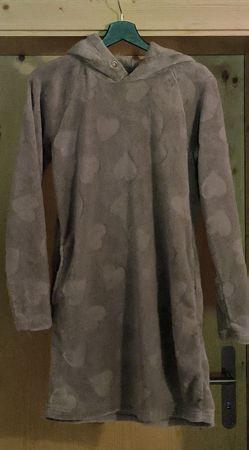 Kuscheliges Fleece-Kleid mit Kapuze - Perfekt für Herbst!