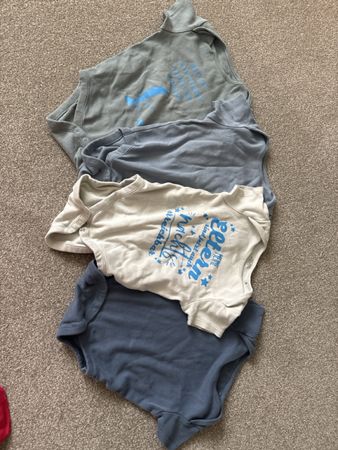 Body Kleider Grösse 74/80 4er Pack 