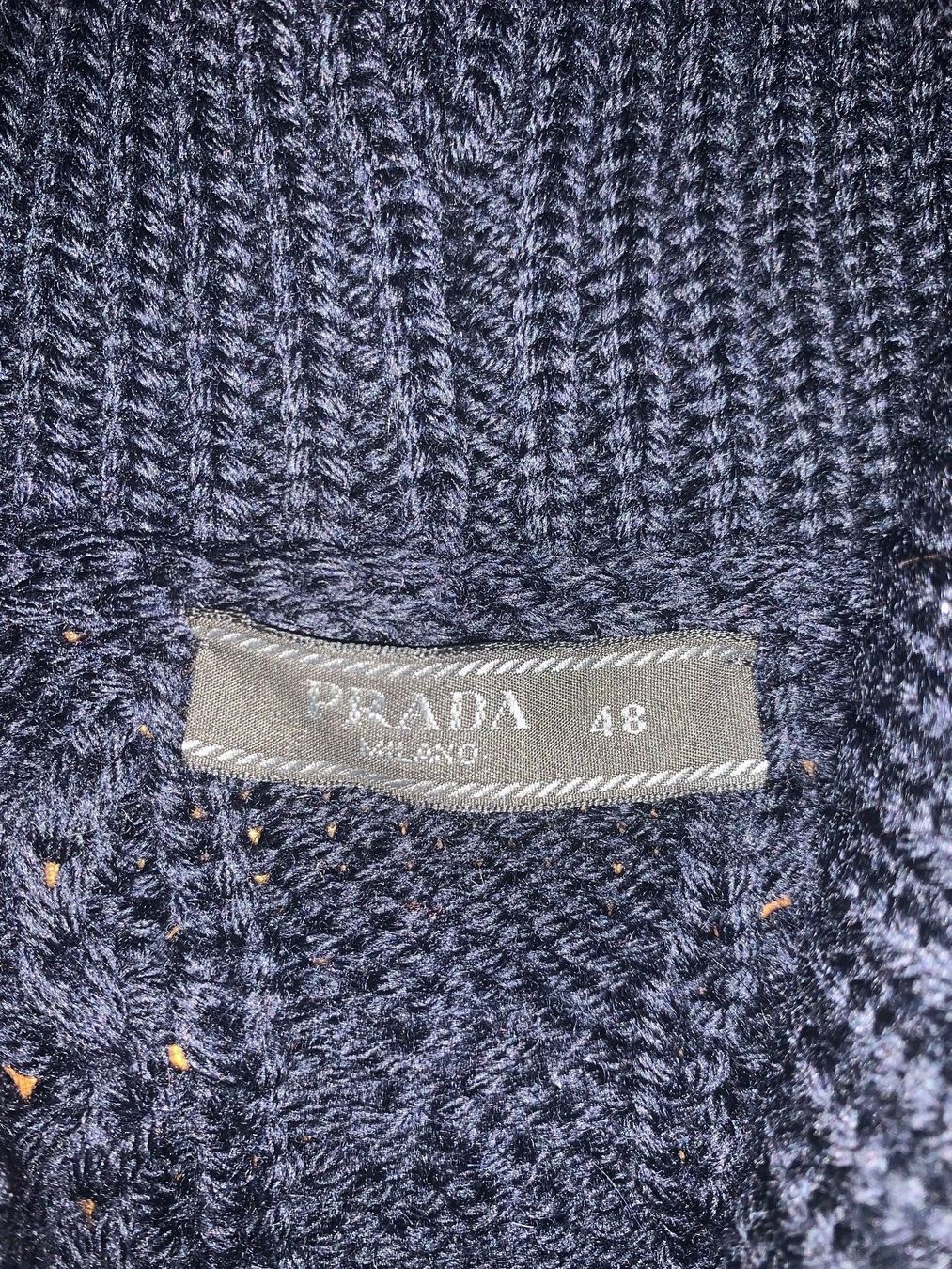 Prada Jacken: Luxuriöse Prada Strickjacke – Gebraucht aus Hombrechtikon von movoko01 4