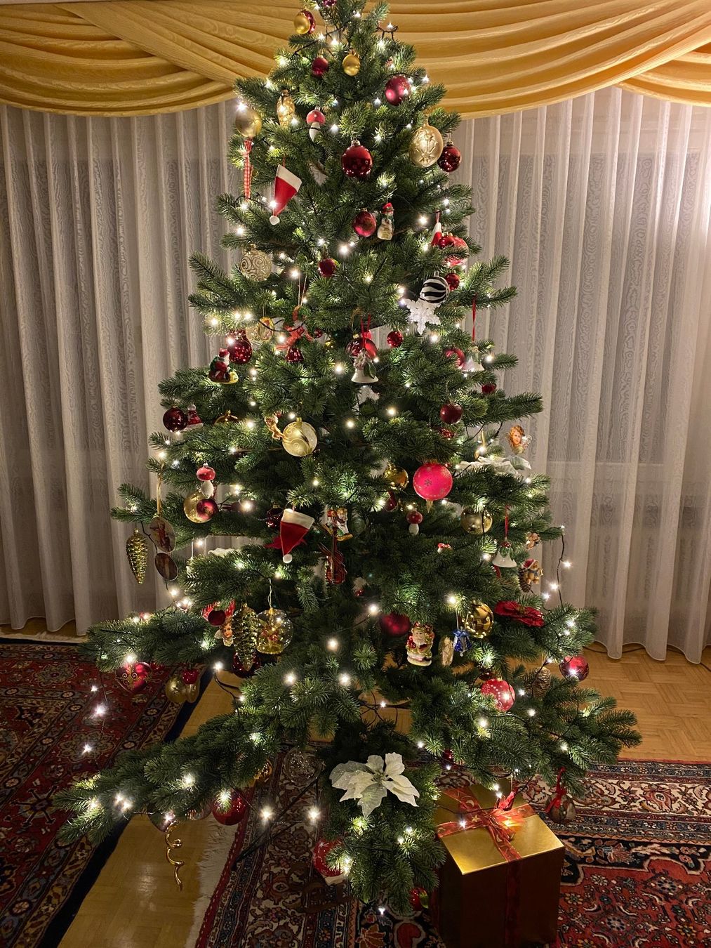 Pfister Alle Dekorationen: Christbaum, künstlich – Gebraucht aus Bottmingen von dc8_t5w9