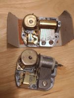 Deux mécanismes de boîtes à musique Reuge et Sankyo Working 