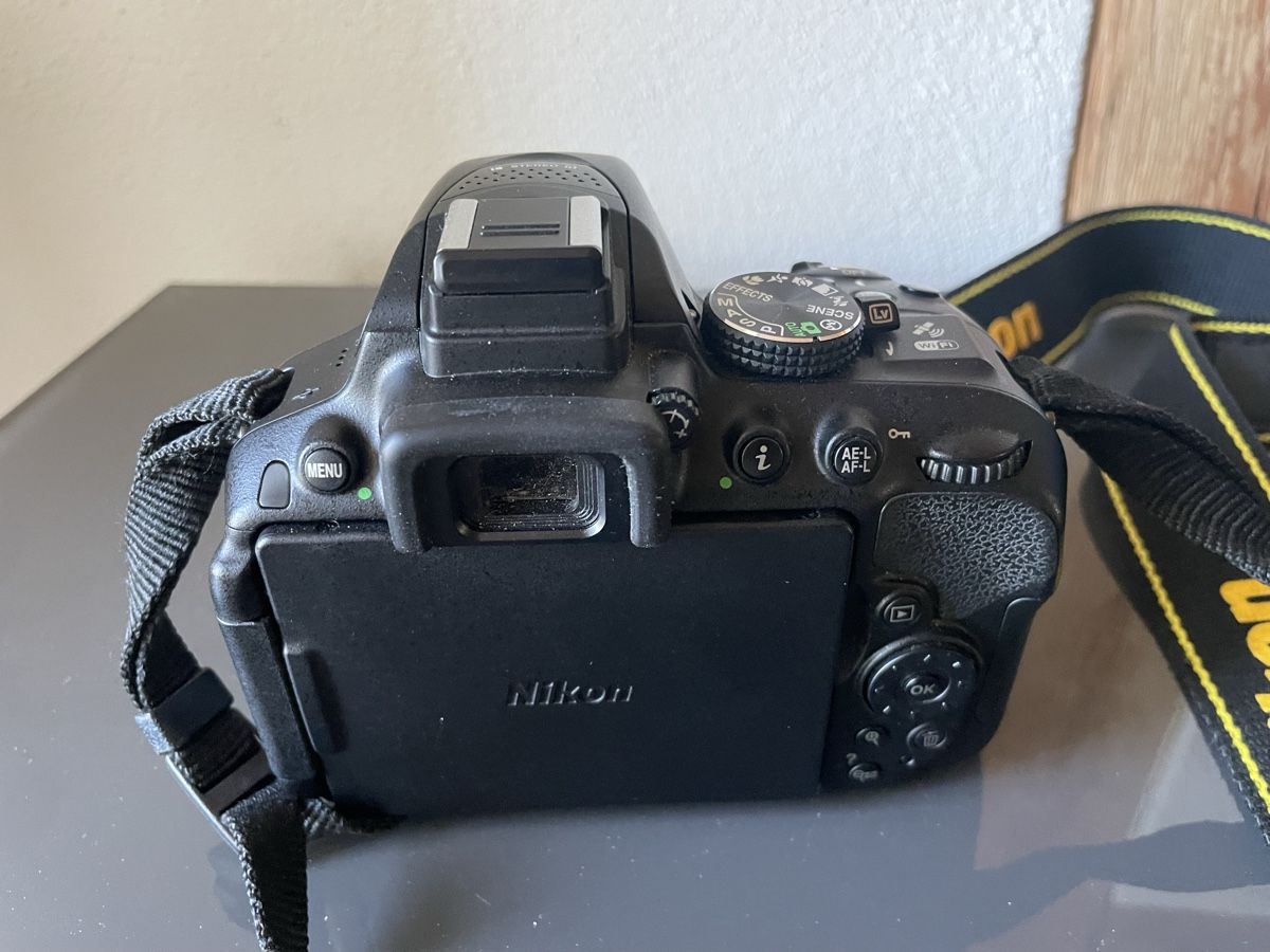 Nikon Fotocamera: Nikon D5300 Spiegelreflexkamera Kit – Usato da Kleindietwil venduto da Ttik 2