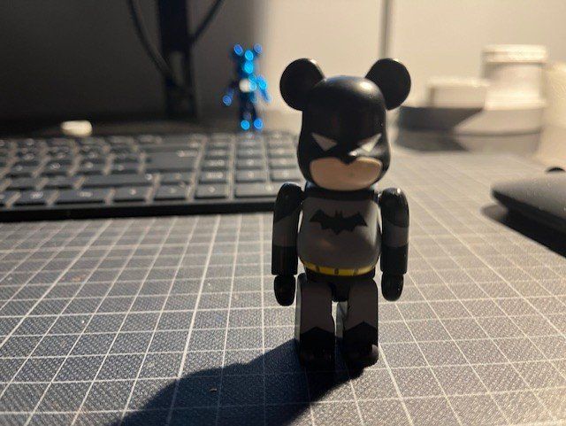 Medicom Toy Statuette: BE@RBRICK 100 - SERIE 21 HERO BATMAN – Usato da Basel venduto da cskim