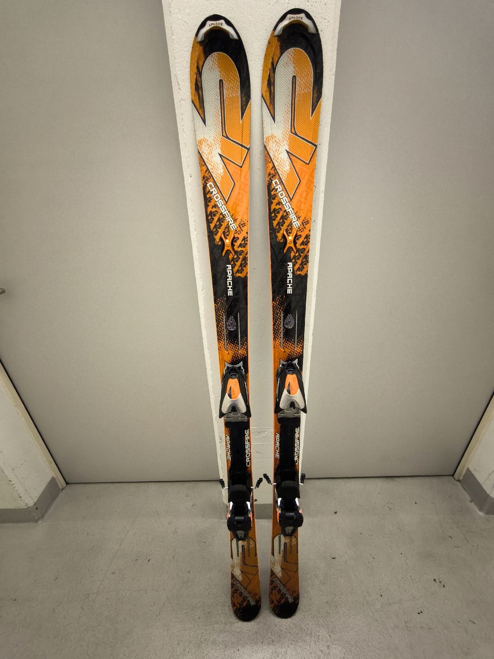 K2 Sci: K2 Crossfire Ski mit Bindung – Usato da Winterthur venduto da Evergreen 1